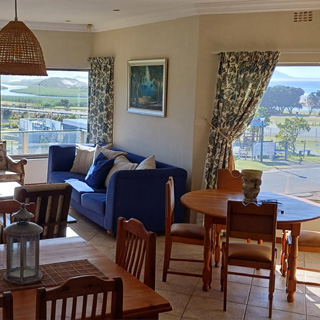 Perlemoen: Living area